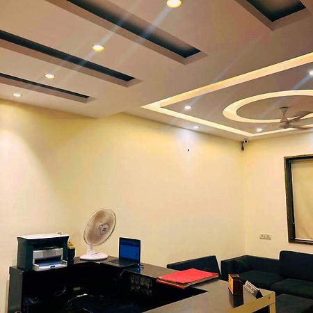 Hotel Aerocity Golden Close To New Delhi Airport Extérieur photo