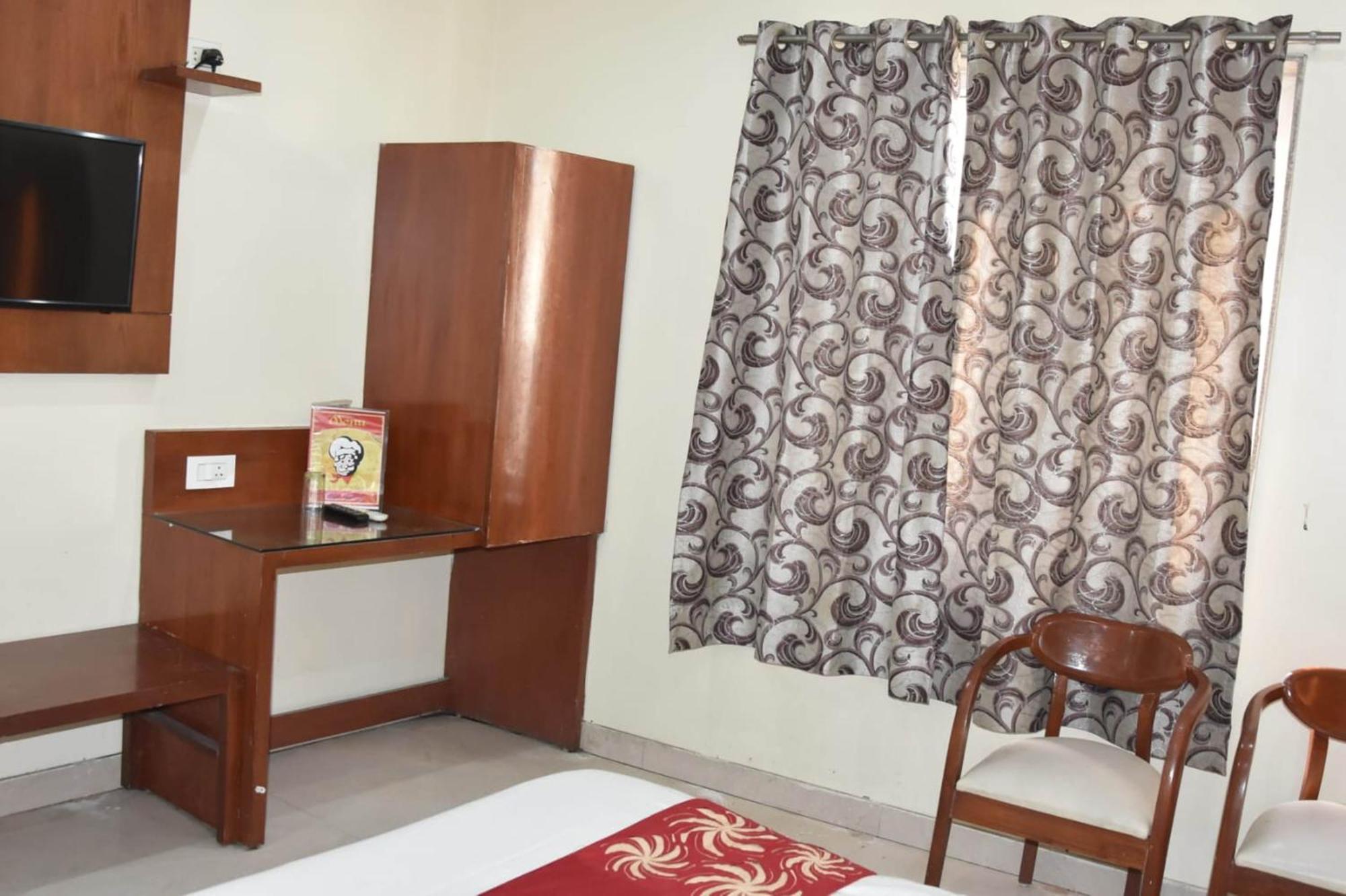 Hotel Aerocity Golden Close To New Delhi Airport Extérieur photo
